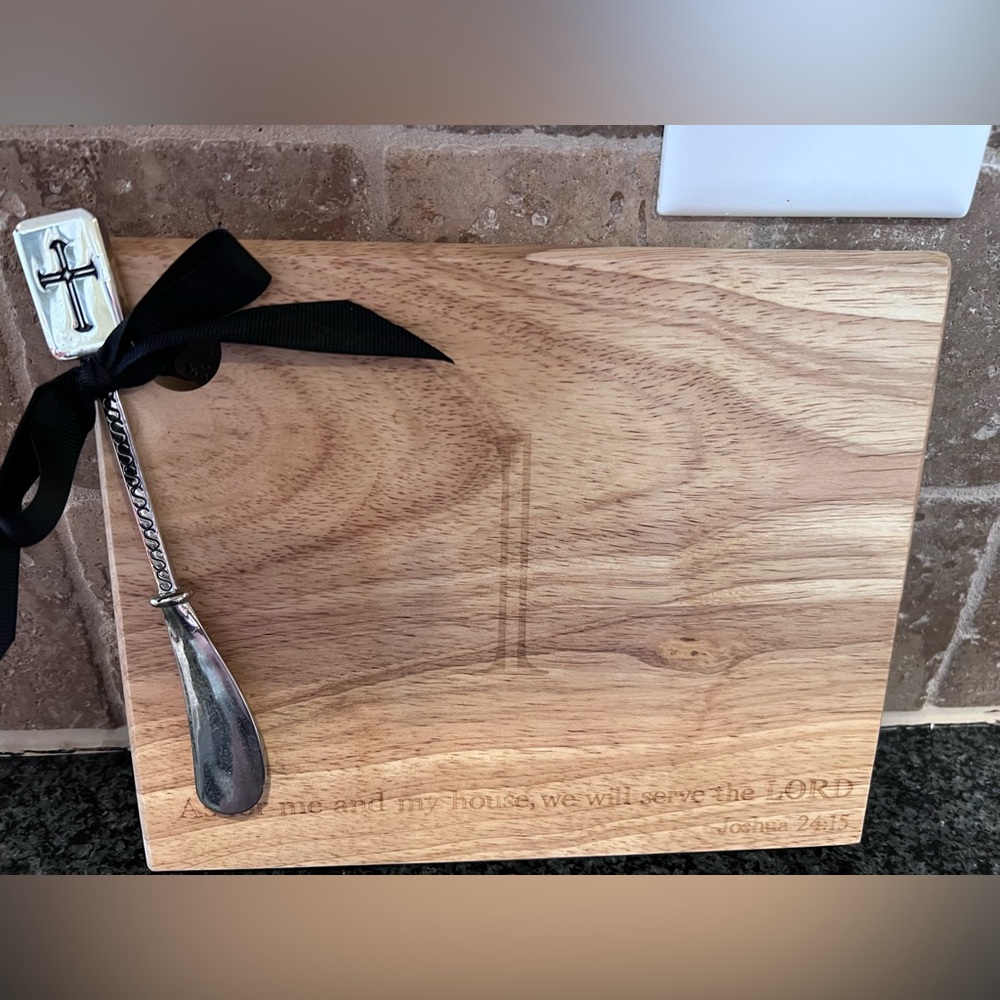 Small board (approximately 9”) engraved Joshua 24:15. Includes small spreader.